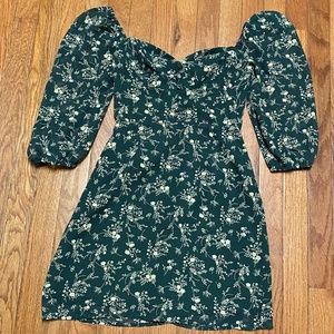 Showpo NWT women’s green floral 3/4 sheer sleeve size 2 dress